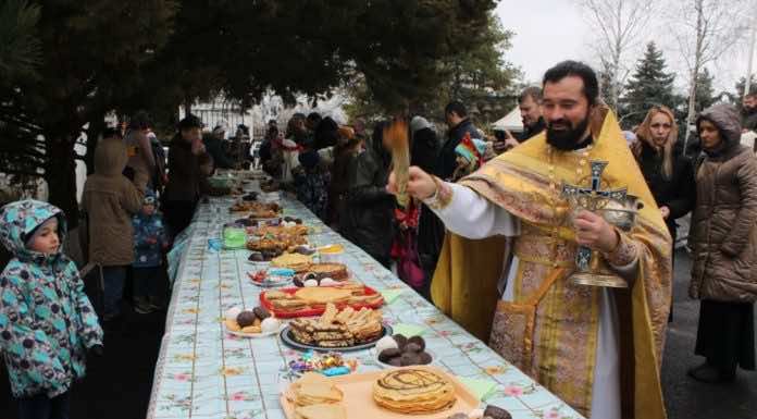 На территории храма Вознесения Господня станицы Пластуновской прошёл праздник «Здравствуй, масленица!»