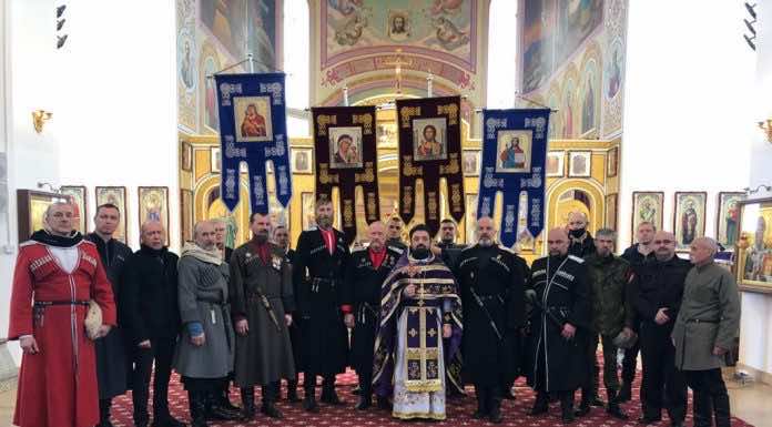 Казаки Пашковского Станичного Казачьего Общества подарили храму Вознесения Господня в посёлке Пашковский хоругви