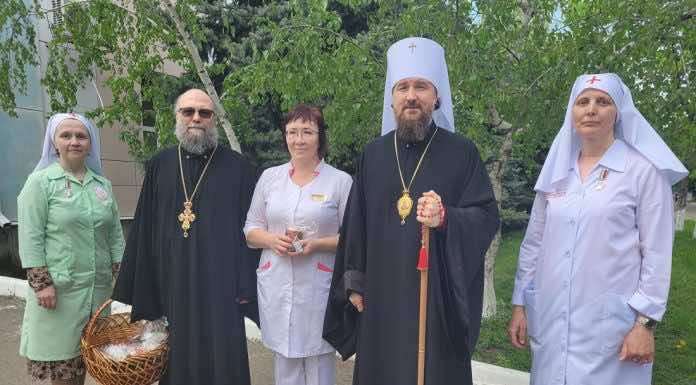 Митрополит Григорий с пасхальными поздравлениями посетил Детскую краевую клиническую больницу