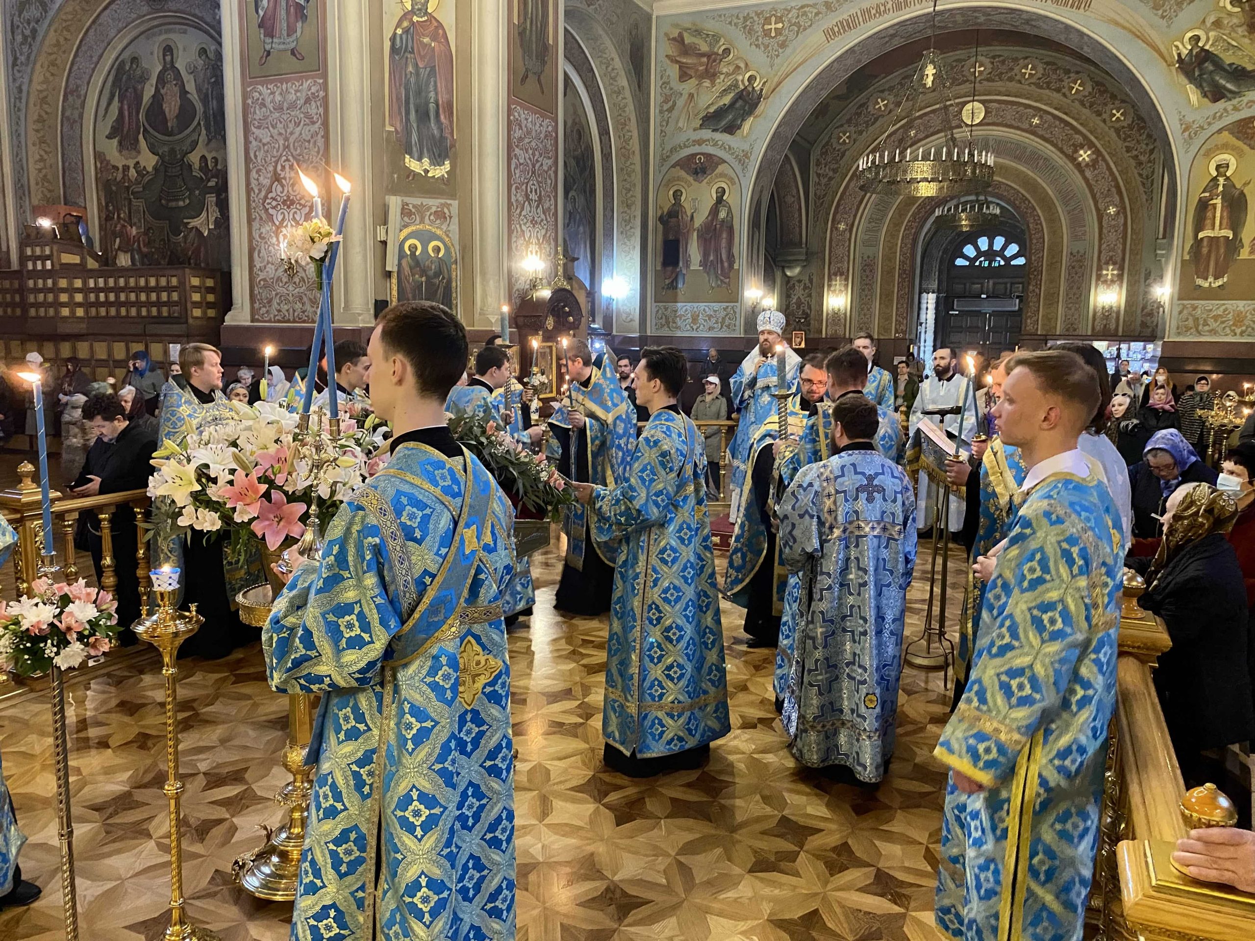 Краснодарская митрополия. Православная Кубань. Служба в православном храме. Служба 17 апреля в Свято Екатерининском кафедральном соборе Краснодар. Митр Григорий Екатеринодарский.