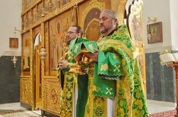 В двух храмах краснодарского монастыря «Всецарица» отметили праздник Входа Господня в Иерусалим