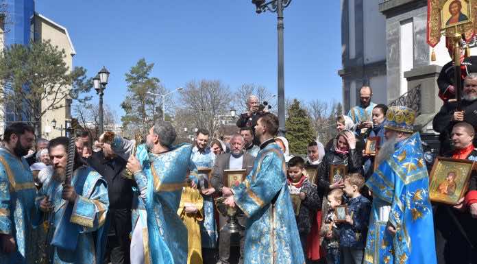 Казаки помолились за Литургией в праздник Благовещения Пресвятой Богородицы