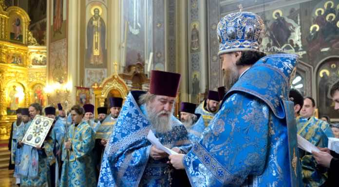 Митрополит Григорий вручил Патриаршие награды клирикам Екатеринодарской епархии