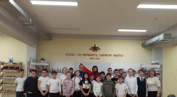 Протоиерей Григорий Кочаров встретился с учащимися средней школы № 15 поселка Южного