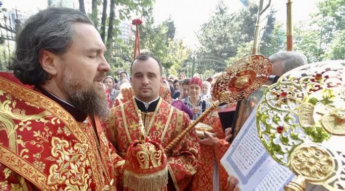 В четверг Светлой Седмицы митрополит Григорий совершил Литургию в Свято-Казанском храме