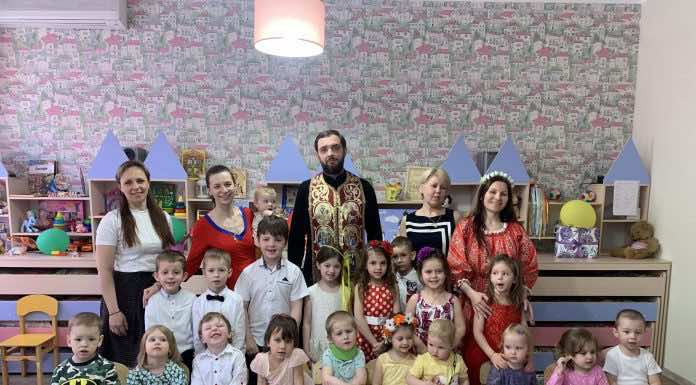 Иерей Давид Хачатурян посетил детский садик «Семушка»