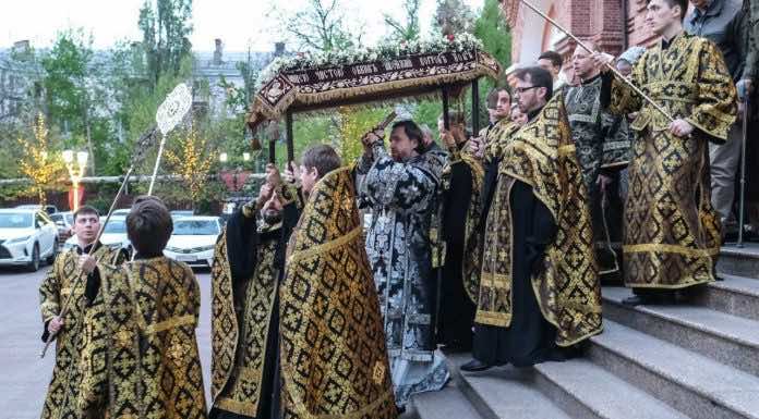 Видеосюжет: Погребение Плащаницы Господа Иисуса Христа