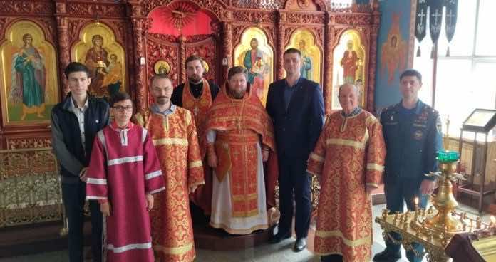 Сотрудники Главного управления МЧС по Краснодарскому краю поздравили с юбилеем протоиерея Георгия Лабецкого