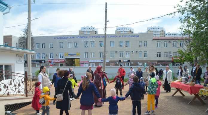 На территории храма Покрова Пресвятой Богородицы прошла ярмарка детского творчества