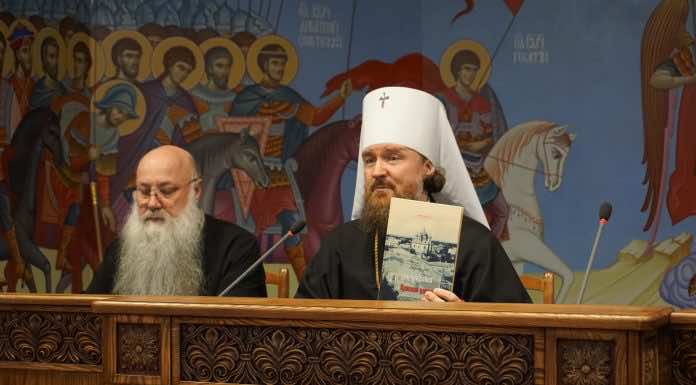 Митрополит Григорий принял участие в презентации книги об Александро-Невском соборе