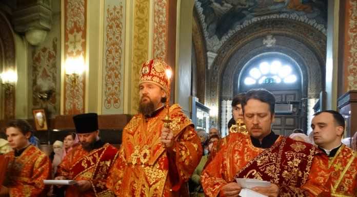 В день Радоницы митрополит Григорий совершил панихиду в Свято-Екатерининском соборе