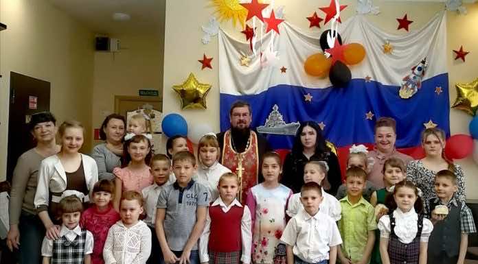 В День празднования памяти святых жён-мироносиц священник поздравил с праздником Пасхи подопечных реабилитационного центра