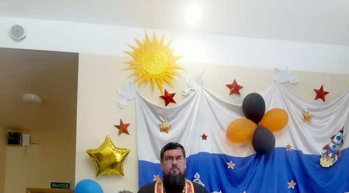 Священник поздравил сотрудников и ребят приюта «Островок»