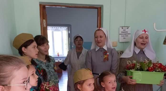 Сестры храма Вознесения Господня в поселке Пашковском и учащиеся детской Воскресной школы посетили хоспис