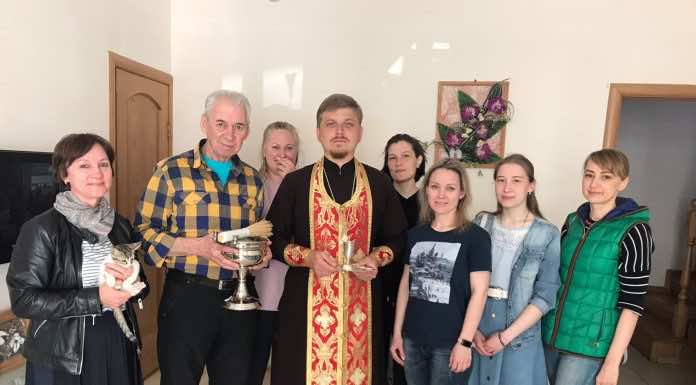 Волонтеры из социального отдела Свято-Сергиевского храма вновь посетили пансионат для пожилых людей