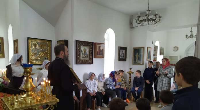 Священник встретился с учащимися школы № 27 с. Львовского