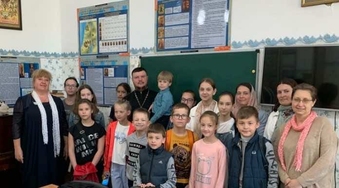 Учащиеся воскресной школы Троицкого храма приняли участие в интеллектуально-конкурсной игре «Язык моего народа»