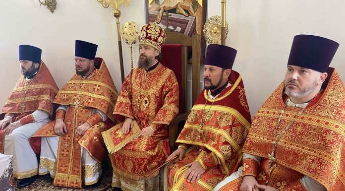 В день святых жен-мироносиц митрополит Григорий совершил Литургию в храме станицы Азовской