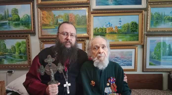Настоятель Свято-Георгиевского храма хутора Ленина посетил ветерана Великой Отечественной войны иеромонаха Петра (Чалого)