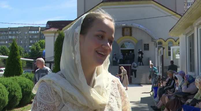 Видеосюжет: Архиерейская литургия в Свято-Никольском храме города Краснодара