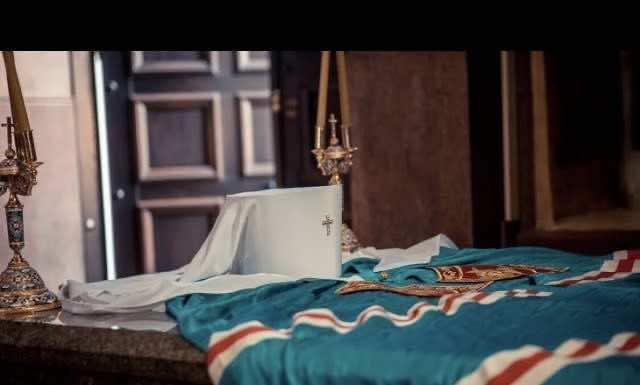 Прямая трансляция панихиды у гробницы владыки Исидора