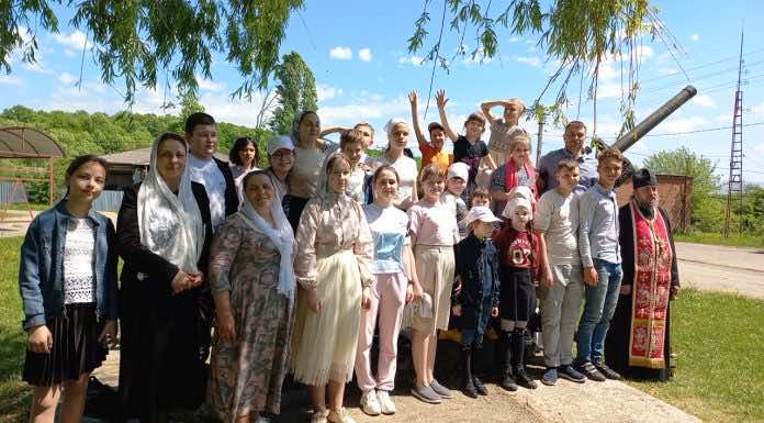 Воспитанники Тихоновской воскресной школы Покровского прихода г. Апшеронска совершили экскурсию по местам боевой славы в ст. Ширванской