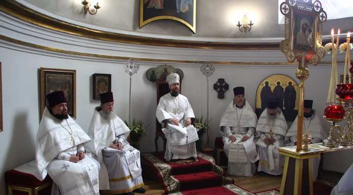 Митрополит Григорий совершил Литургию в Вознесенском храме станицы Пластуновской