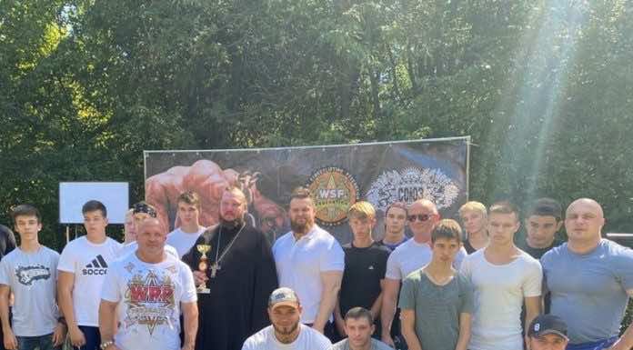 Благочинный Горячеключевского церковного округа освятил новый спортивный клуб