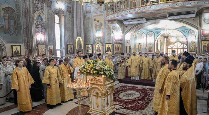 Митрополит Григорий совершил Всенощное бдение накануне дня памяти святого князя Владимира в Сочи