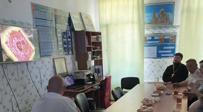 В Троицком храме состоялся кинолекторий, посвященный Казанской иконе Пресвятой Богородицы