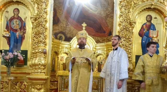 Митрополит Григорий совершил Литургию и иерейскую хиротонию в Екатерининском кафедральном соборе