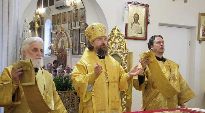 Митрополит Григорий совершил воскресную Литургию в Свято-Успенском храме города Белореченска