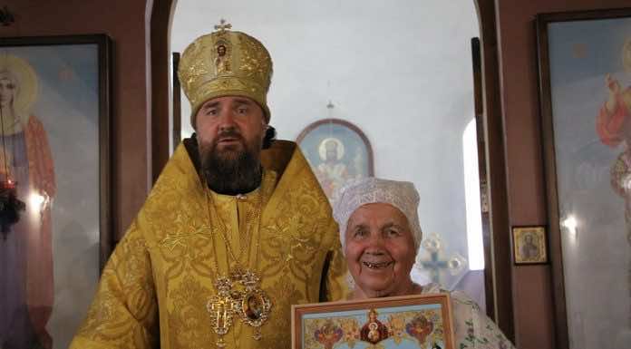 Митрополит Григорий совершил Литургию и поздравил Михайло-Архангельский храм хутора Трудобеликовский с 30-летием