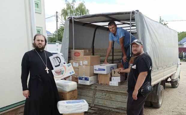 В Динском благочинии собрали гуманитарную помощь для беженцев