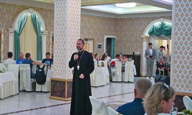 Протоиерей Сергий Лопасов поздравил с днем семьи, любви и верности семьи сотрудников правоохранительных органов и силовых структур