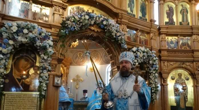 Престольный праздник в Свято-Казанском храме отметили с митрополитом Григорием