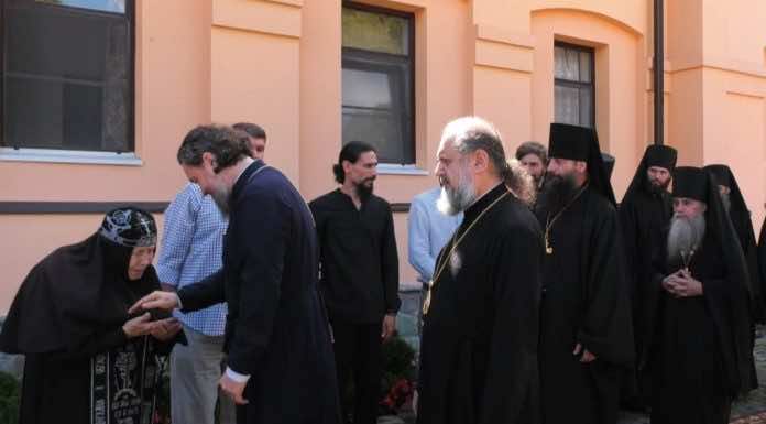 Митрополит Григорий посетил мужской монастырь «Крестовая пустынь»