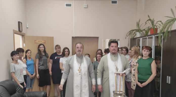 Священники из Динского благочиния освятили школу