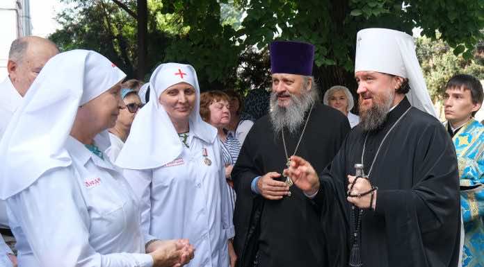 Митрополит Григорий возглавил престольный праздник в храме иконы Божией Матери «Всех скорбящих Радость»