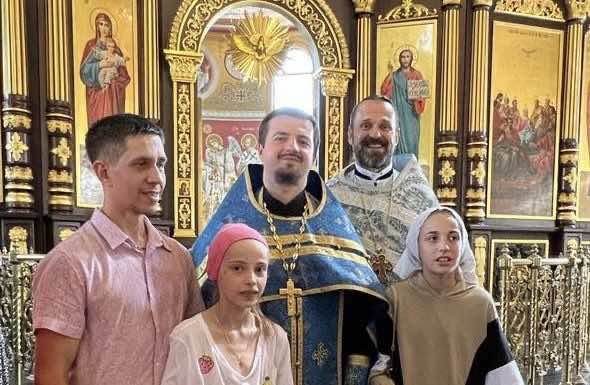 В храме Святого Духа состоялась благотворительная акция помощи школьникам