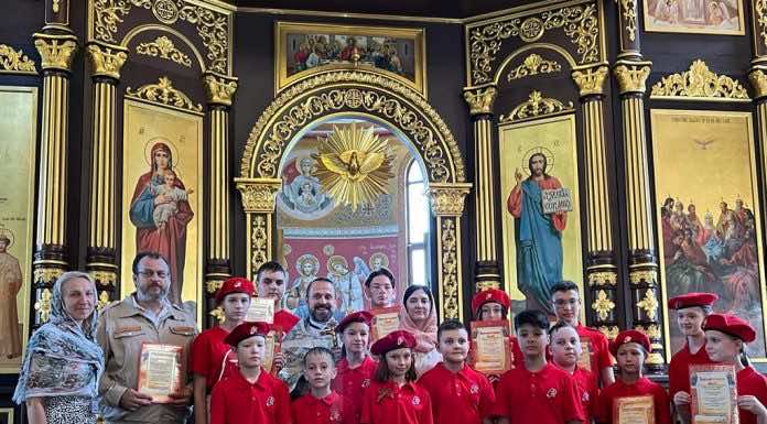Награждение юнармейцев в храме Святого Духа