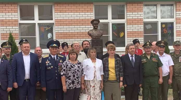 Благочинный 5-го Краснодарского округа принял участие в открытии бюста Героя России