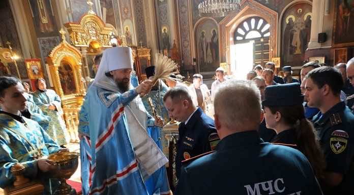 Митрополит Григорий совершил молебен перед иконой Божией Матери «Неопалимая Купина» для сотрудников МЧС