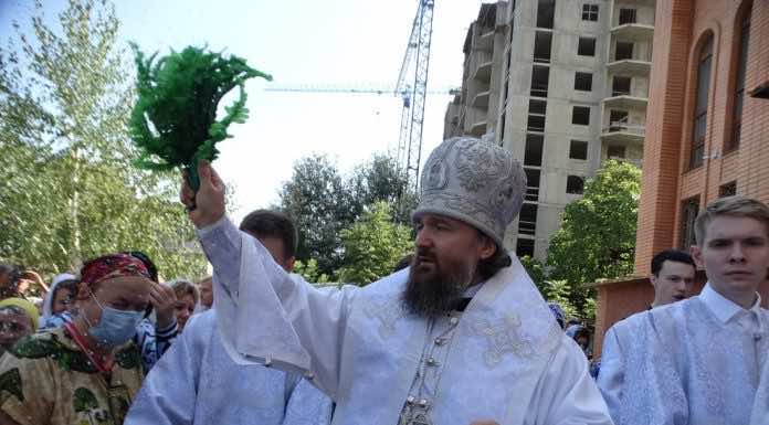 Митрополит Григорий возглавил престольный праздник в храме Архангела Михаила города Краснодара