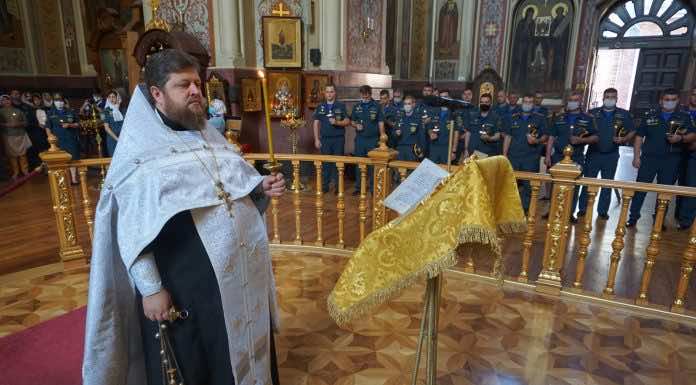 В Екатерининском соборе в годовщину гибели главы МЧС генерала Евгения Зиничева состоялась панихида