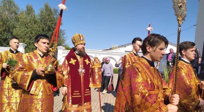 Митрополит Григорий совершил Литургию на подворье женского монастыря иконы Божией Матери «Всецарица»