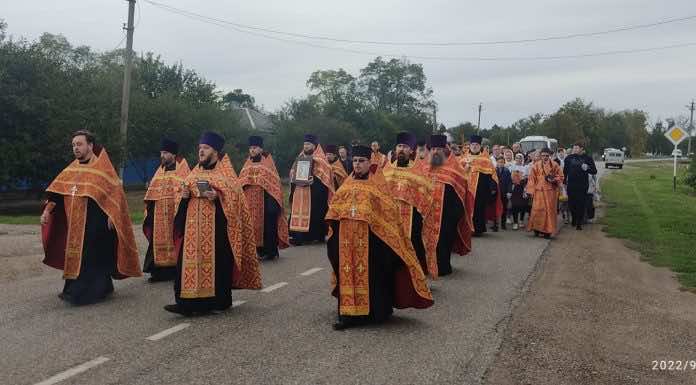 Клирик Свято-Покровского храма Краснодара принял участие в молодежном крестном ходе в Тихорецкой епархии