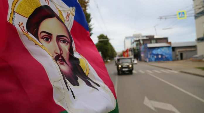 Видеосюжет. Автомобильный крестный ход к поклонным крестам вокруг Краснодара