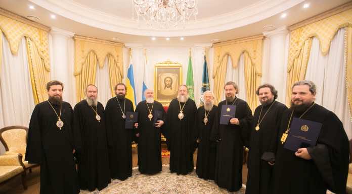 Митрополит Григорий награжден медалью Ростовской епархии за помощь беженцам