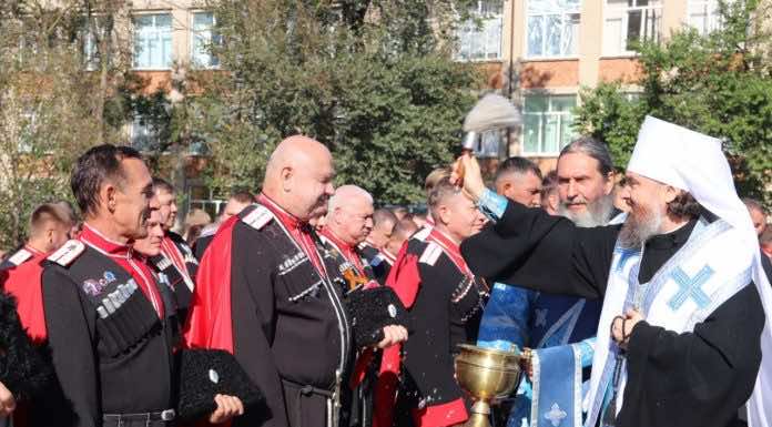 Митрополит Григорий принял участие в мероприятиях, посвященных 230-летию высадки черноморских казаков на Тамани